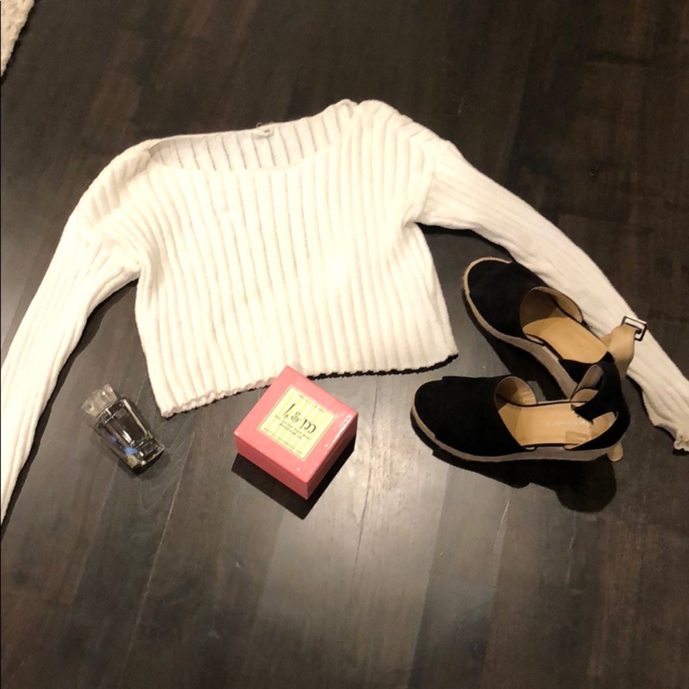 Cropped long sleeve shirt